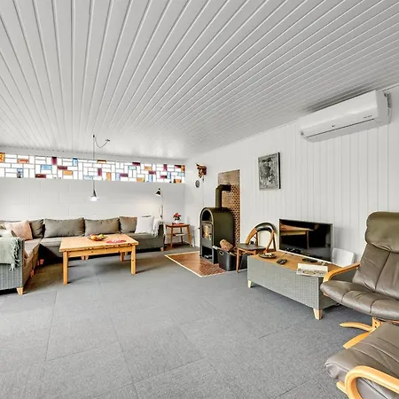 Dwerg - 300m To The Fjord By Interhome